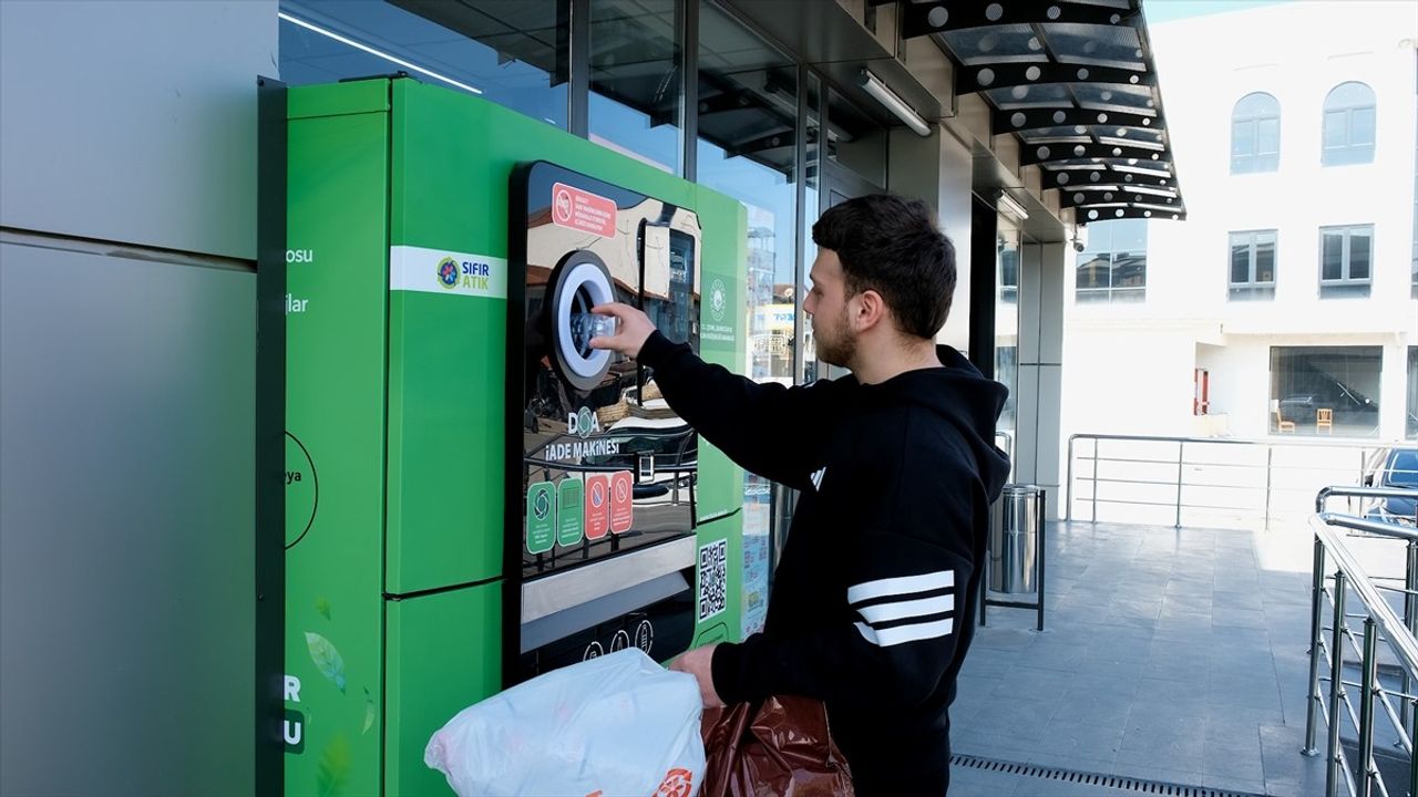 Bakan Kurum'un Paylaştığı Animasyon ile Geri Dönüşüm Bilinci