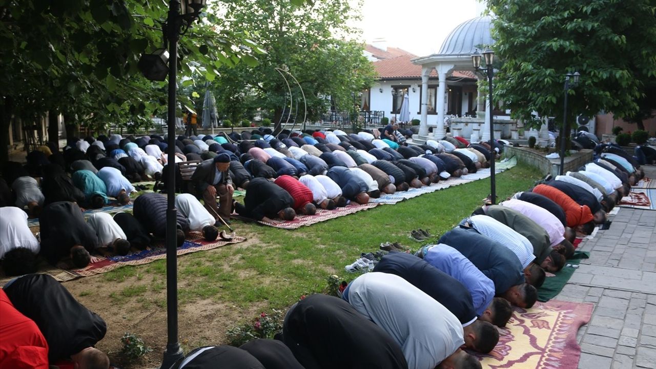 Balkanlar'da Müslümanlar Kurban Bayramı Namazını Kıldı