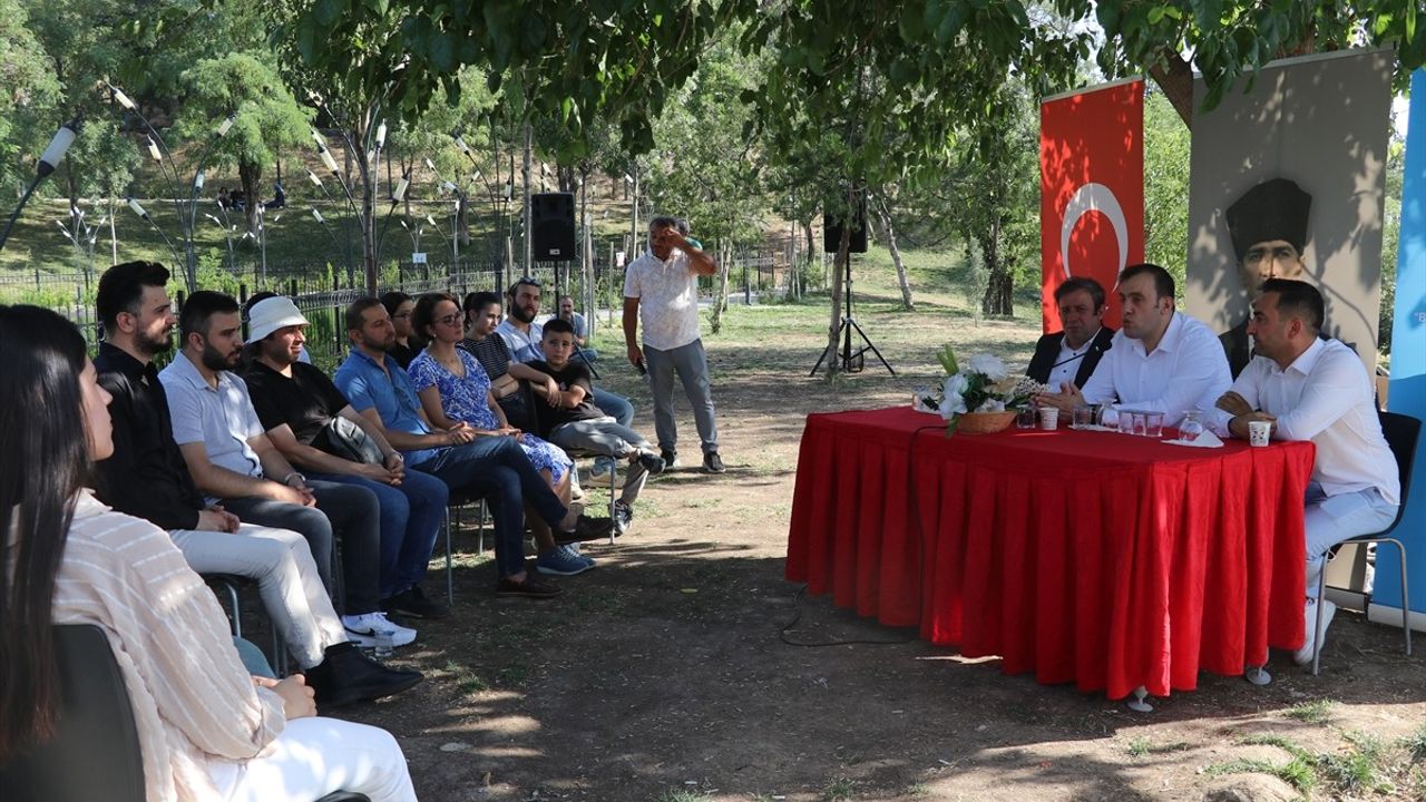 Batman'da Bilim Kafe: Yapay Zekanın Bugünü ve Geleceği Tartışıldı
