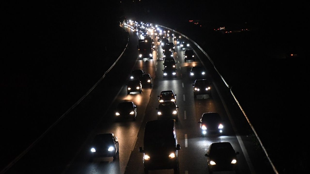 Bayram Sonrası Dönüş Trafiğinde Yoğunluk Artıyor