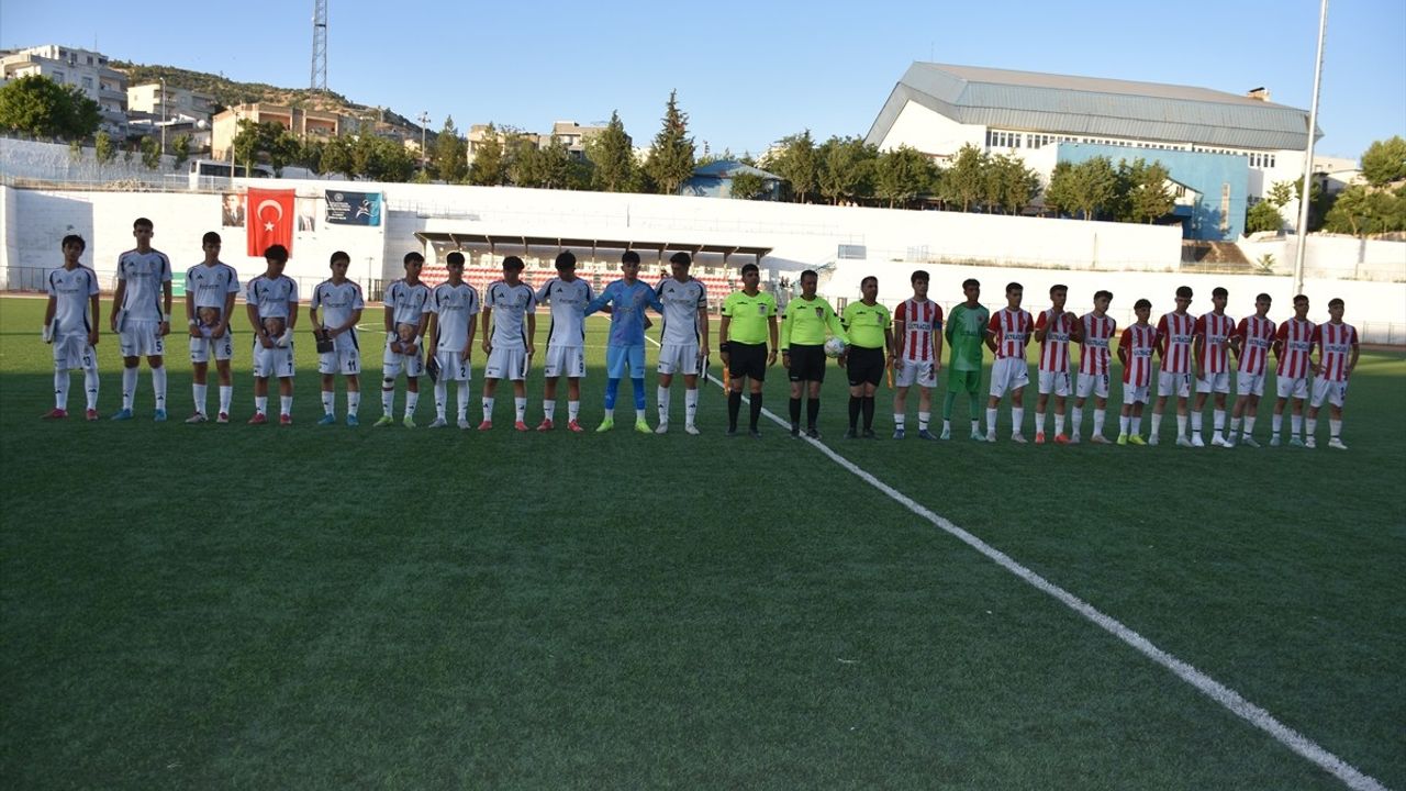 Beşiktaş ve Şırnak Petrol Spor U16 Takımları Dostluk Maçında Buluştu