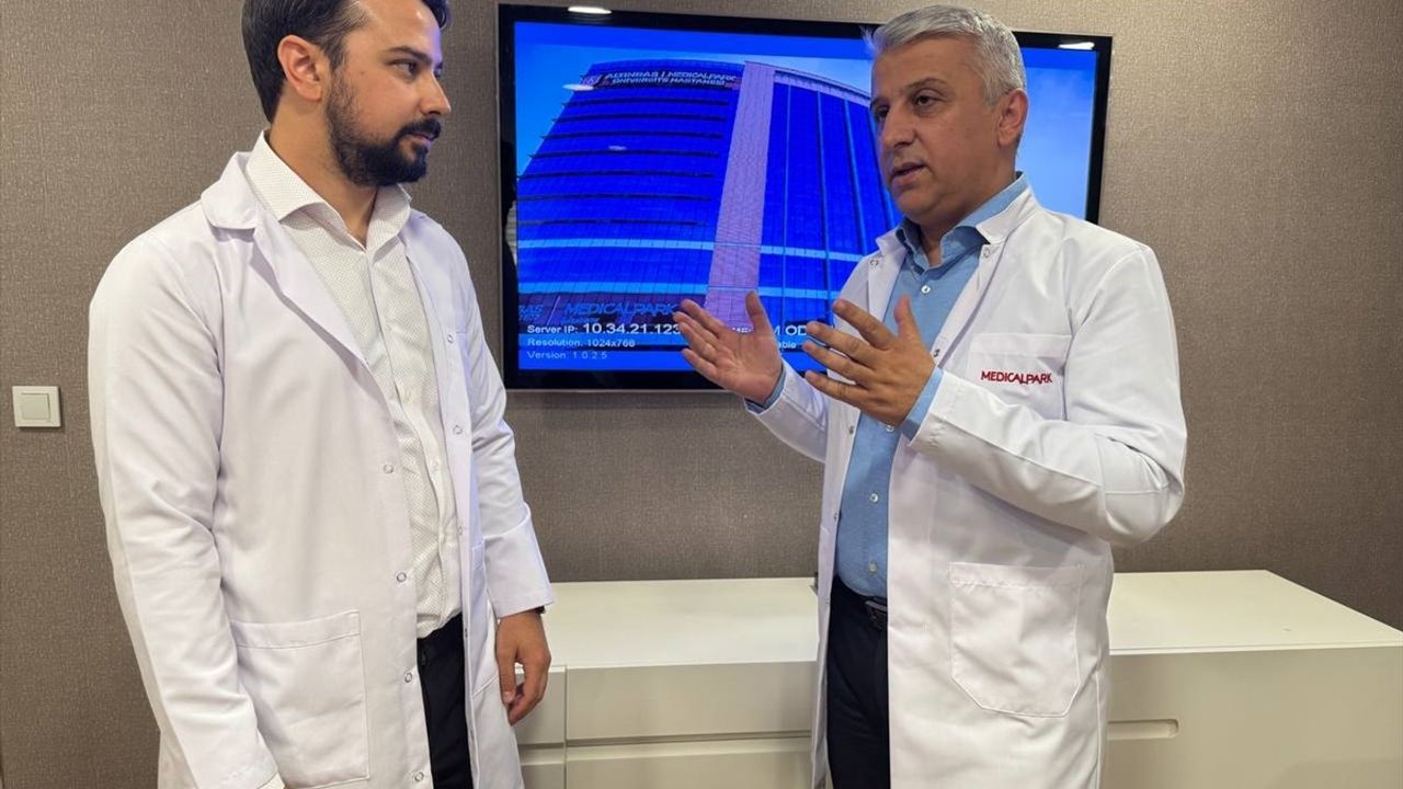 Beyin Cerrahı Baba-Oğul, Hayat Kurtarmaya Devam Ediyor