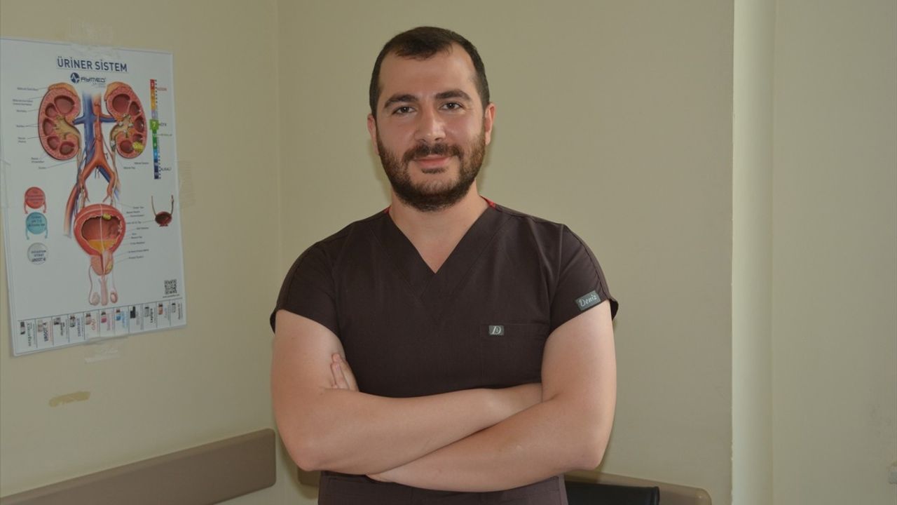 Bitlis'te Devasa Böbrek Kisti Ameliyatı