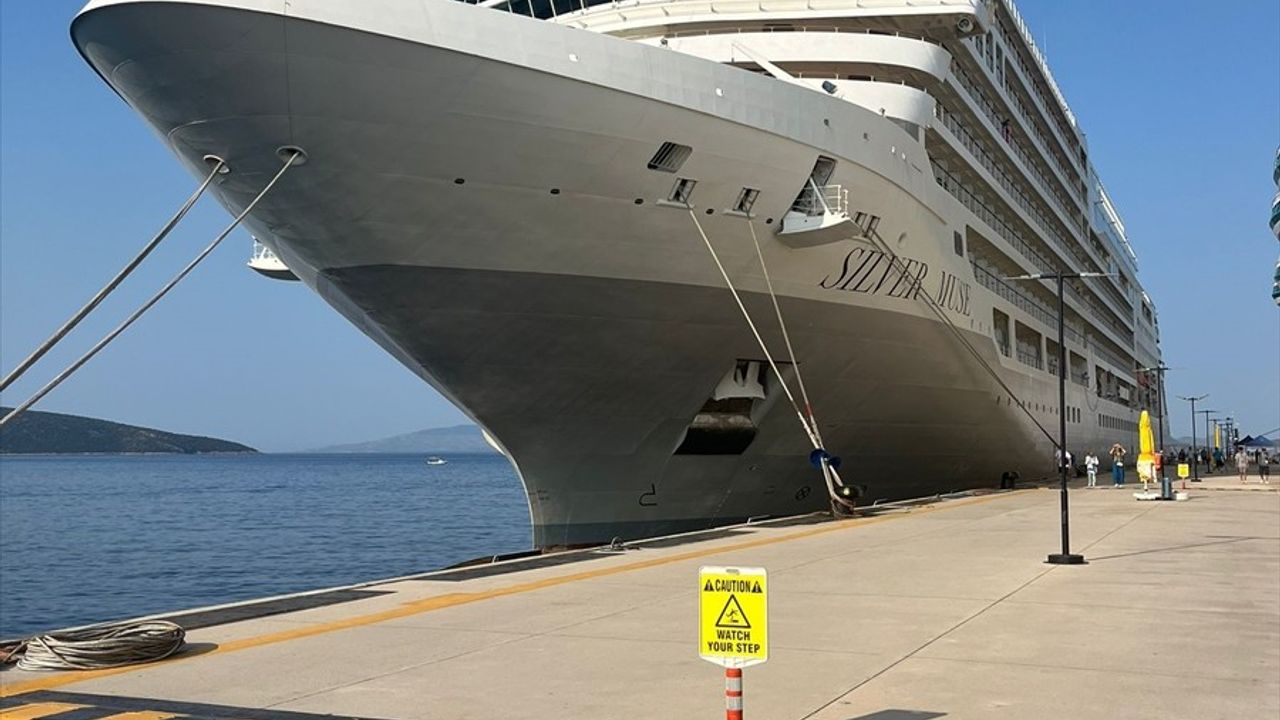 Bodrum'a İki Kruvaziyerle Gelen 2.935 Yolcu