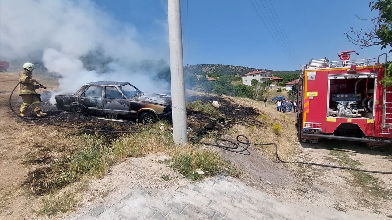Burdur'da Yangın: Otomobil Küller Altında Kaldı