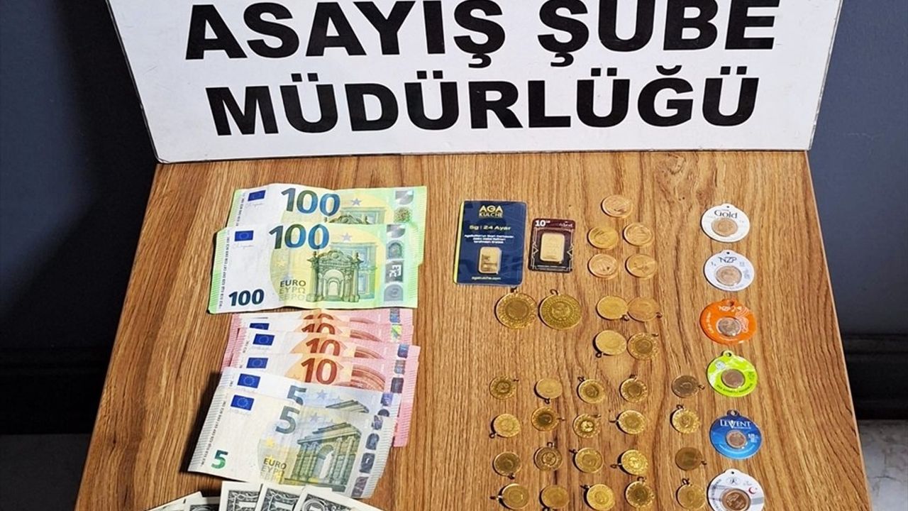 Bursa'da Telefondan Dolandırıcılık Yapan İki Zanlı Tutuklandı