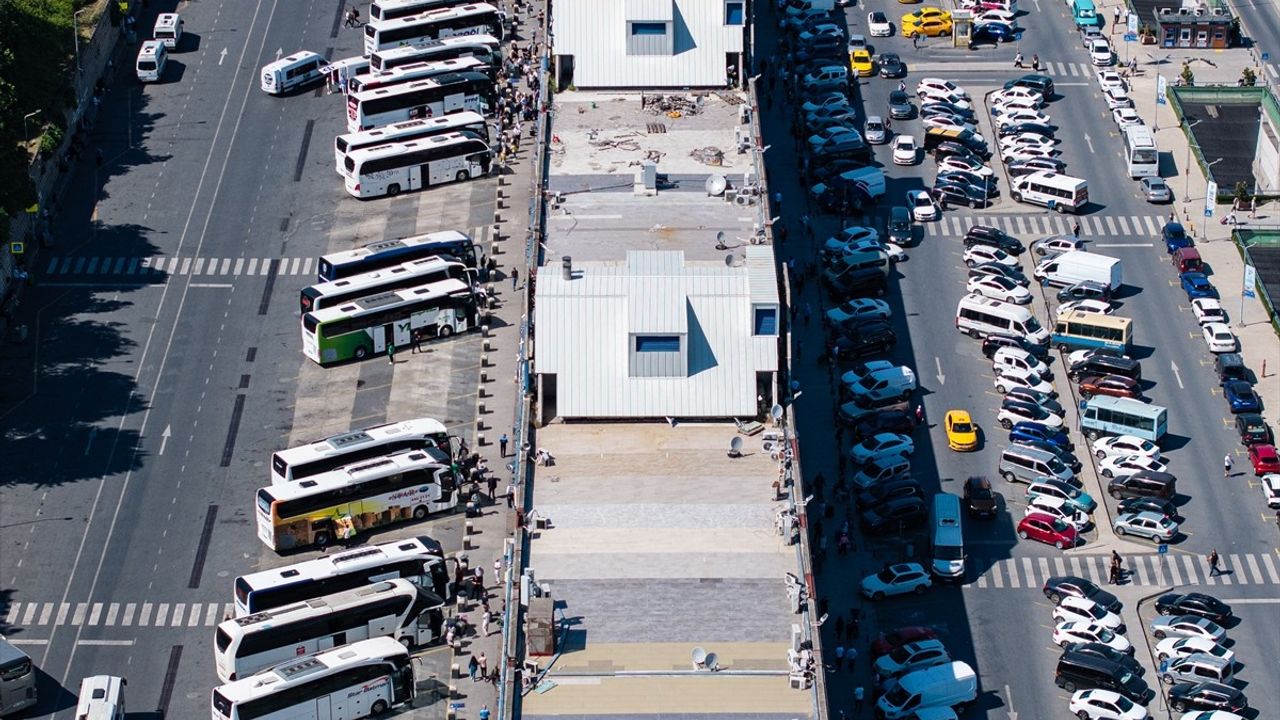 Büyük İstanbul Otogarı'nda Kurban Bayramı Yoğunluğu