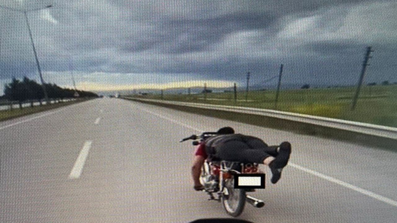 Çanakkale'de Akrobatik Motosiklet Sürüşü: İki Şahıs Gözaltına Alındı