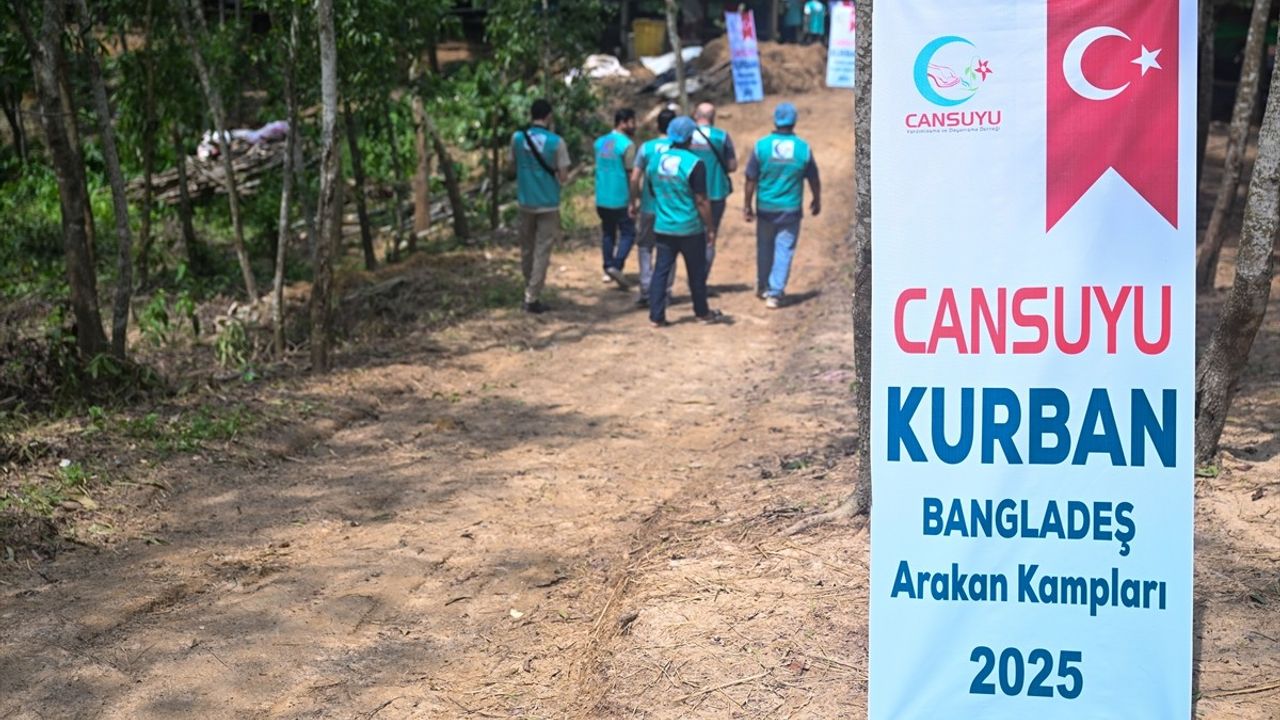 Cansuyu Derneği Arakan Mültecilerine Destek Oluyor