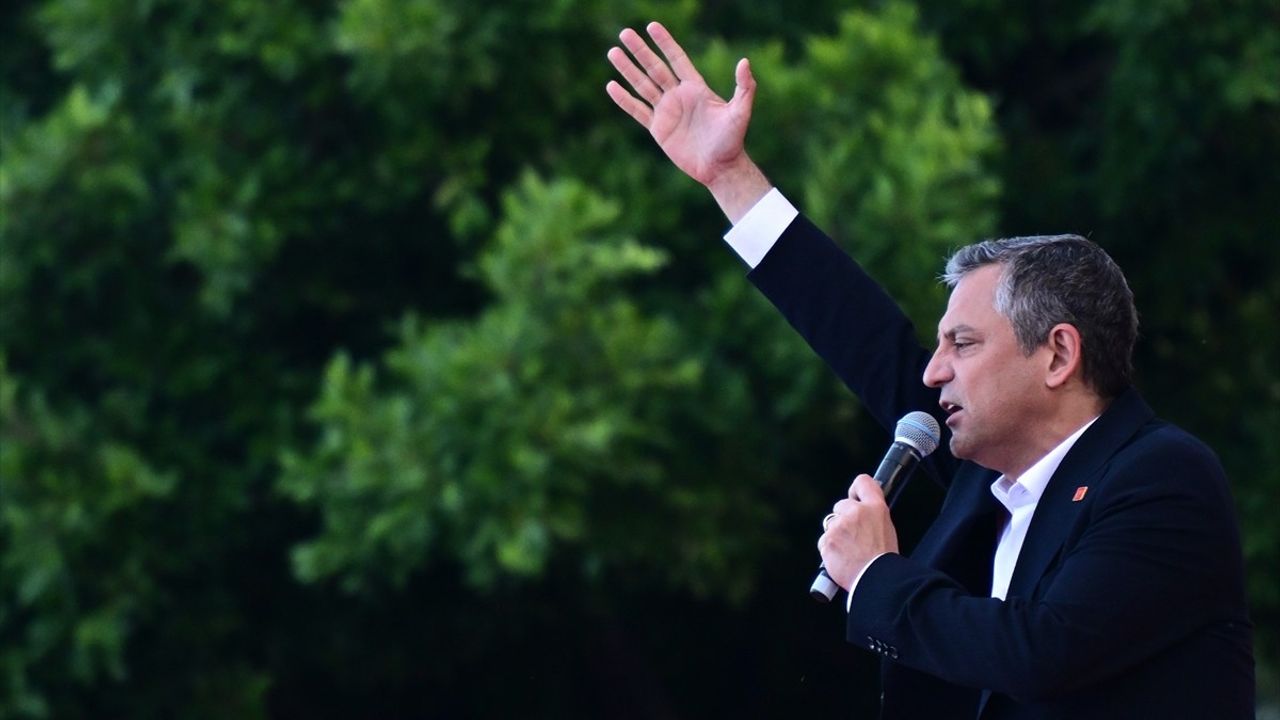 CHP Genel Başkanı Özgür Özel, Antalya'da Güçlü Bir Mesaj Verdi