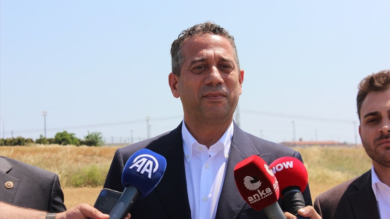 CHP'li Heyet, İmamoğlu ve Diğer Tutuklu Partilileri Ziyaret Etti