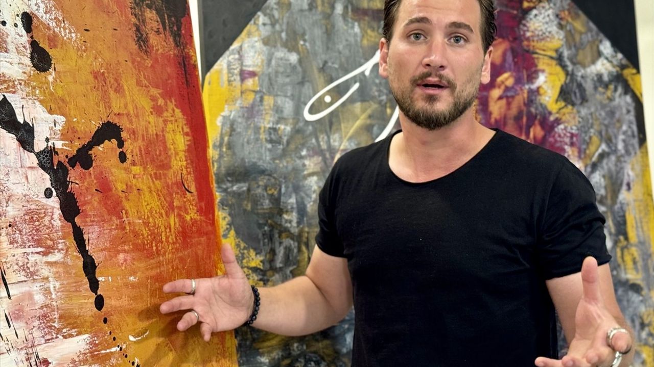 Cihan Yıldız'dan Soyut Resim Sergisi: Sanat ve Kültürün Buluşması