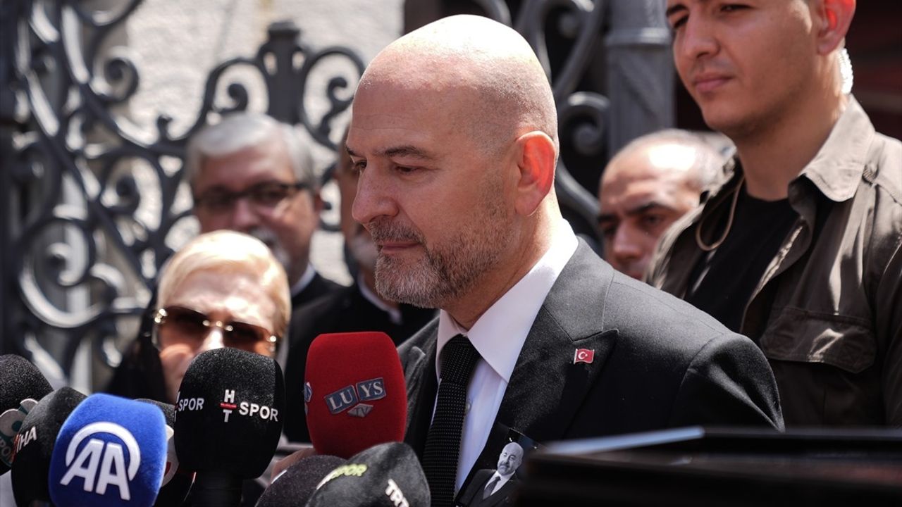 Dikran Gülmezgil İçin Anma Töreni Yapıldı
