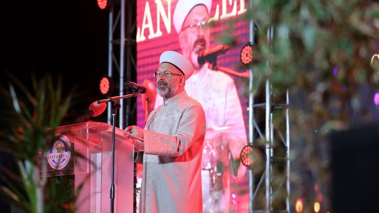 Diyanet Başkanı Erbaş Arnavutluk'ta Mezuniyet Törenine Katıldı