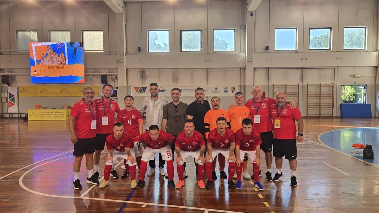 Down Sendromlular Futsal Milli Takımı Finale Yükseldi