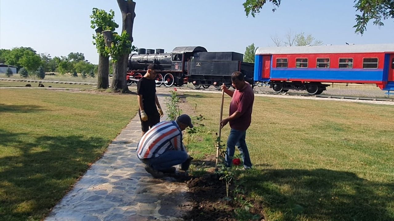 Edirne'de Nostaljik Kara Tren Bakım Sonrası Ziyarete Açıldı