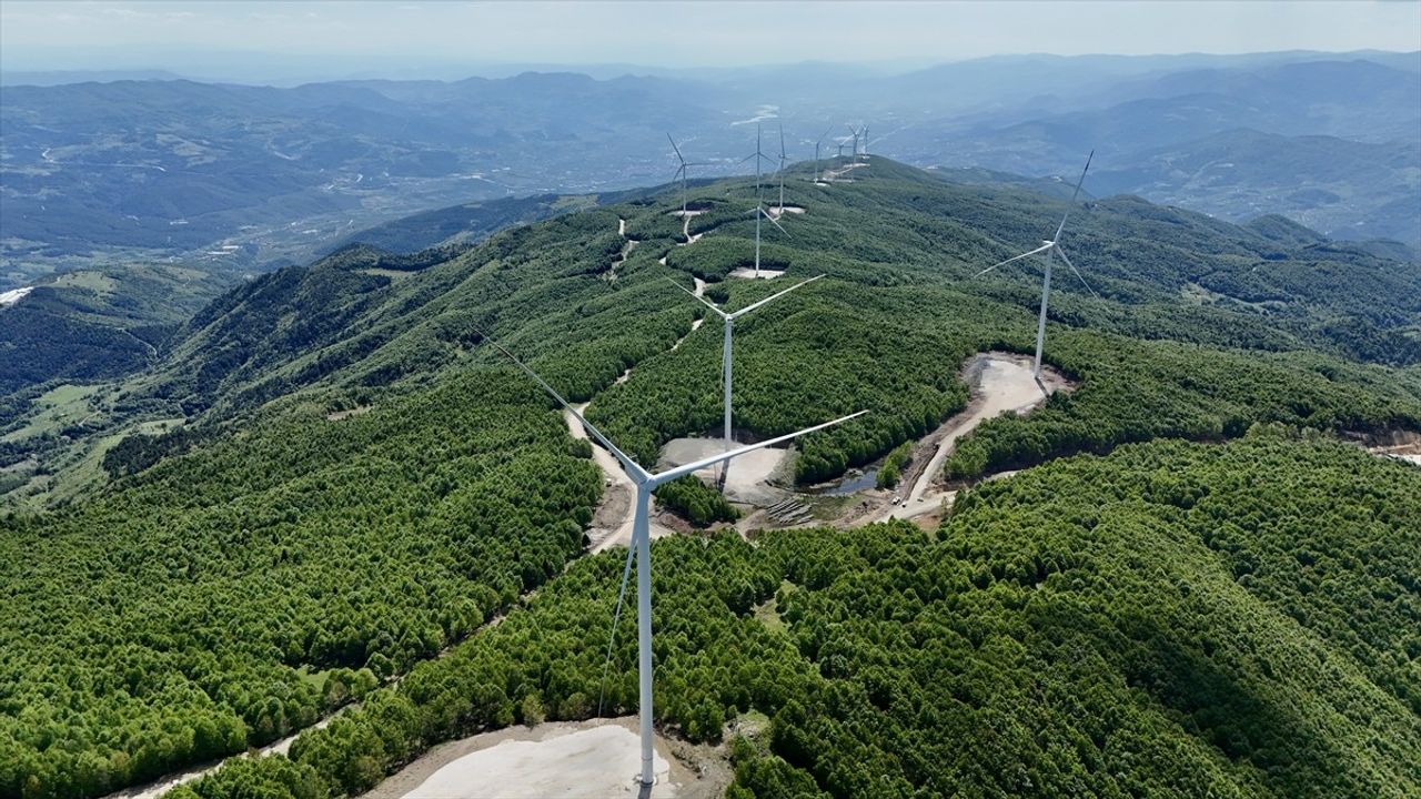 Eksim Enerji Rüzgar Gücüyle 790 Bin Hanenin Elektrik İhtiyacını Karşılıyor
