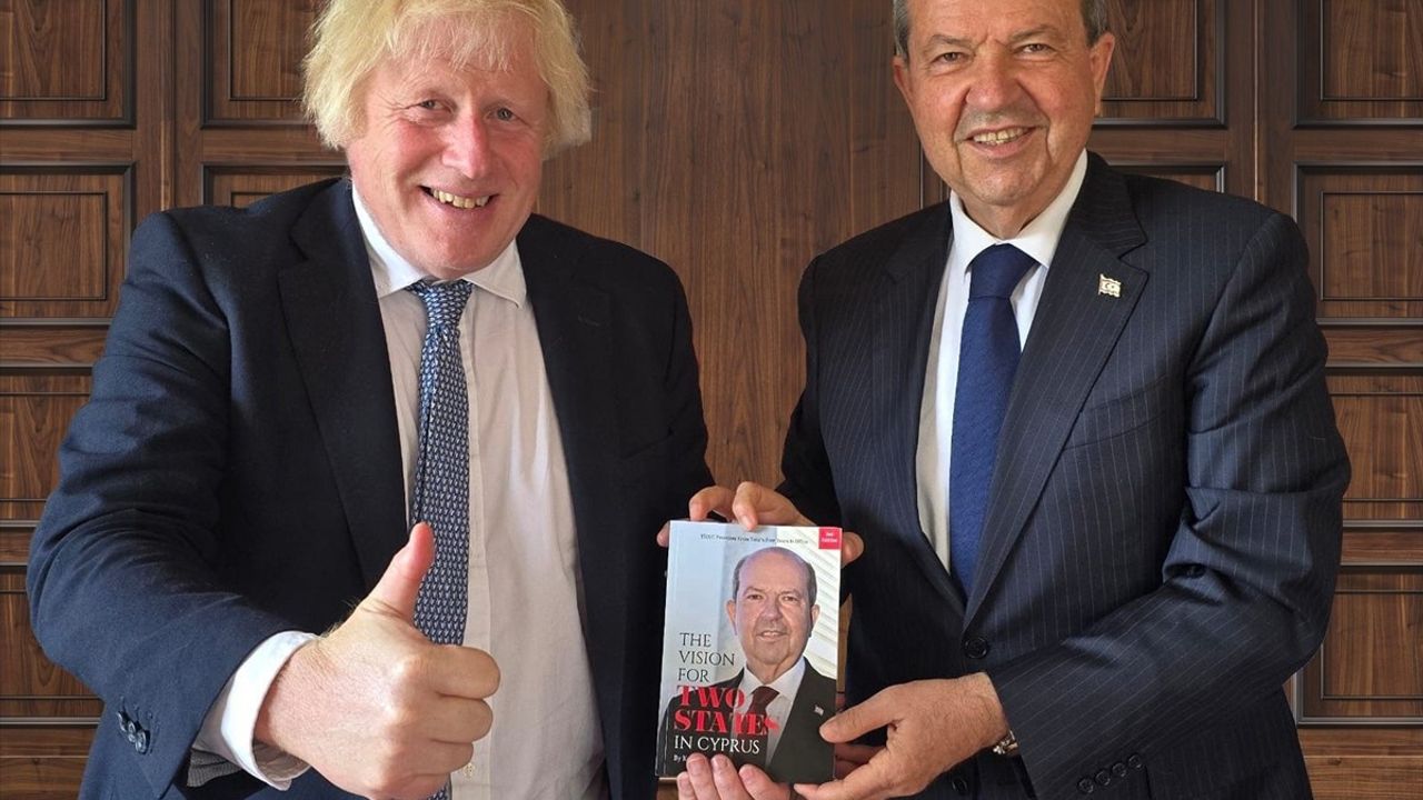 Ersin Tatar, Boris Johnson ile Görüştü