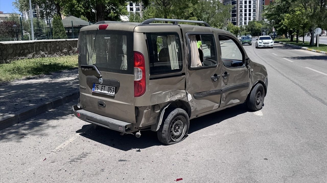 Erzurum'da Motosiklet Kazası: Sürücü Ağır Yaralandı