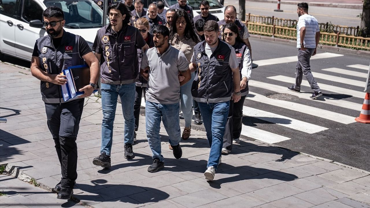 Erzurum'da Telefon Dolandırıcılığı Operasyonu: 6 Gözaltı
