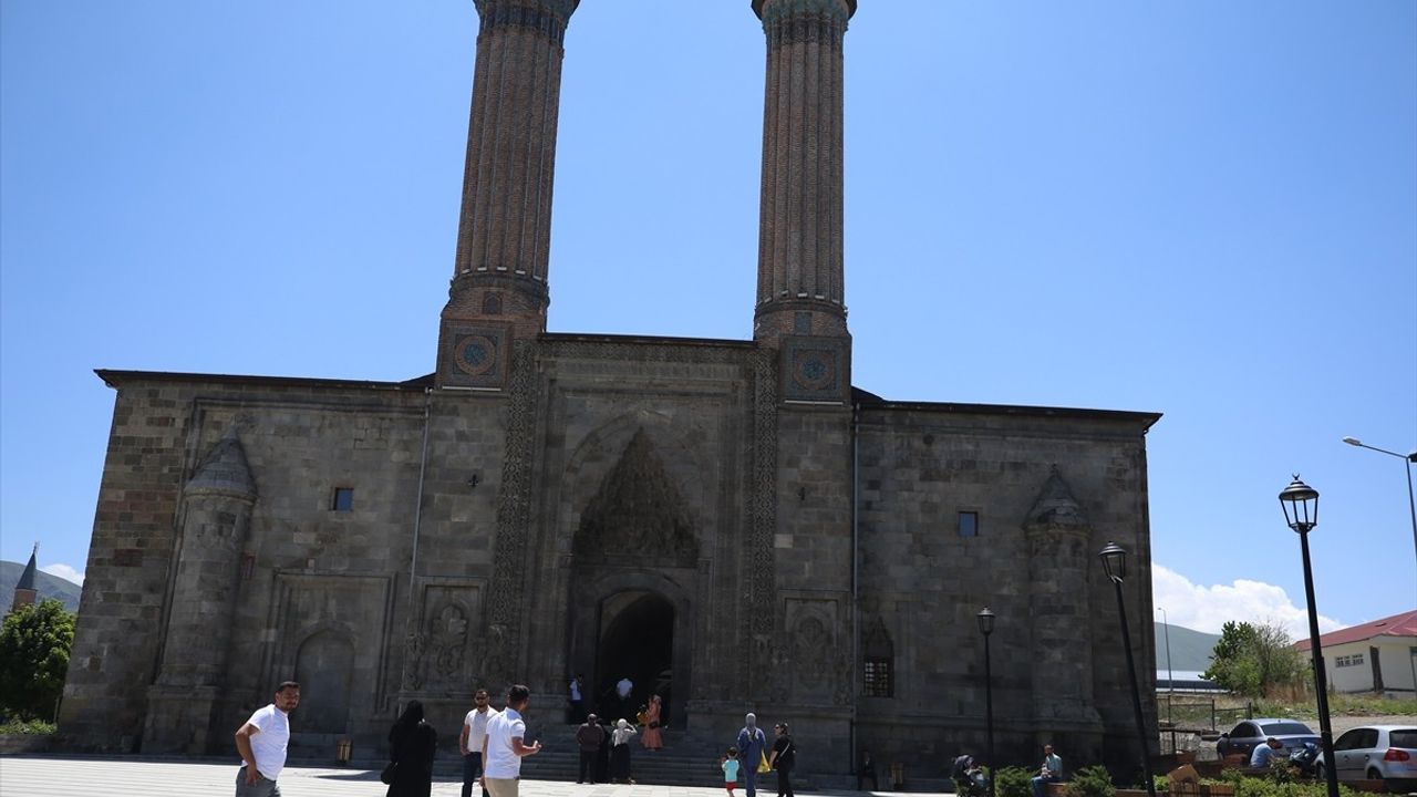 Erzurum Yaz Turizmiyle Göz Dolduruyor