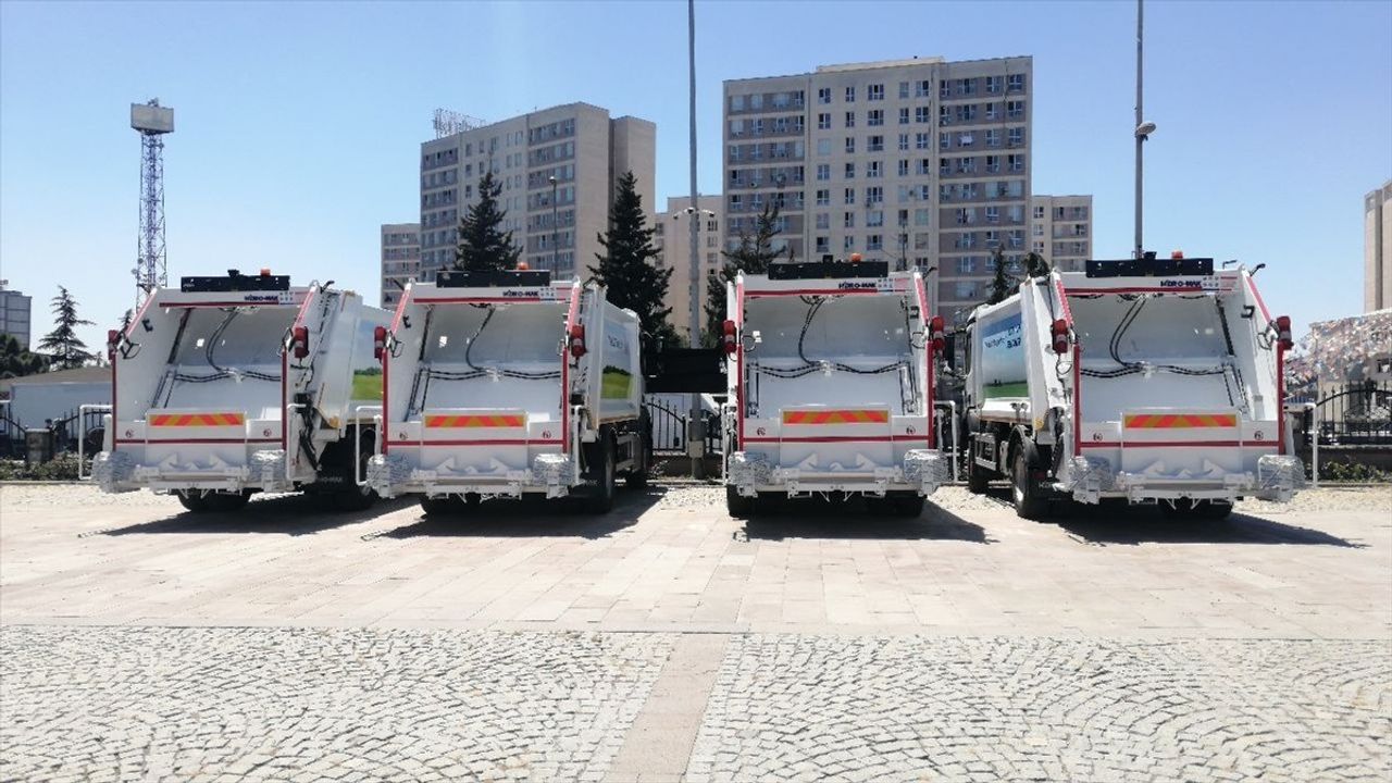 Esenyurt Belediyesi'ne Temizlik Araçları Hibesi