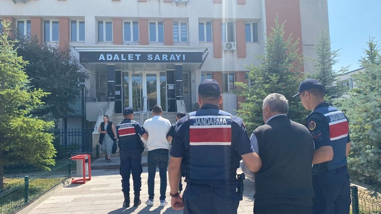 Eskişehir'de Tefecilik Operasyonu: 2 Kişi Tutuklandı