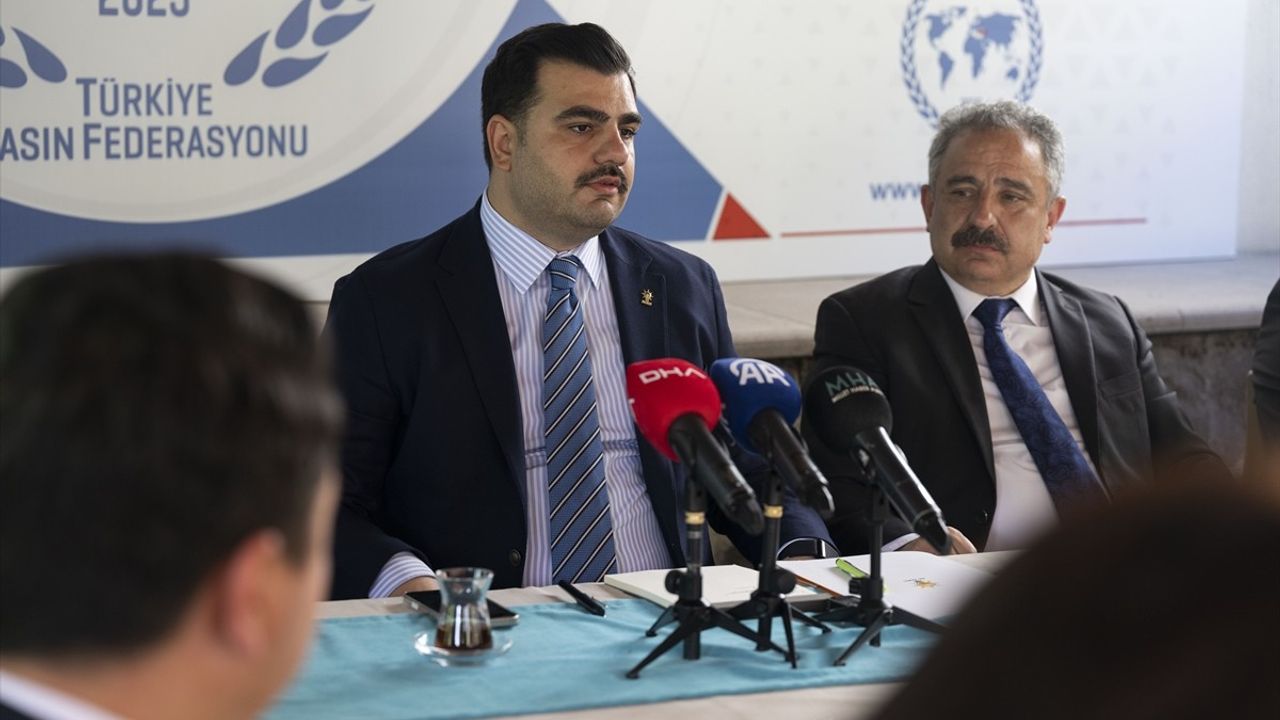 Eyyüp Kadir İnan, Yeni Anayasa ve Yolsuzluk Tartışmalarını Değerlendirdi
