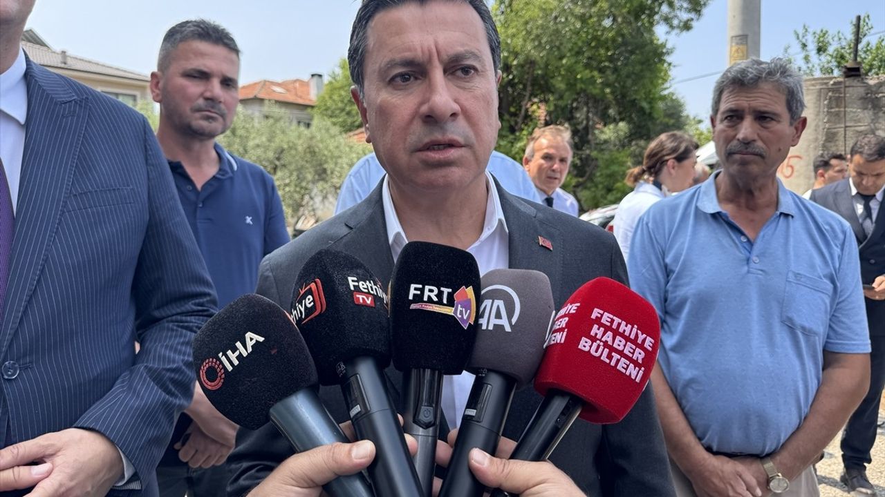 Fethiye'de Depremde Hayatını Kaybeden Genç Toprağa Verildi