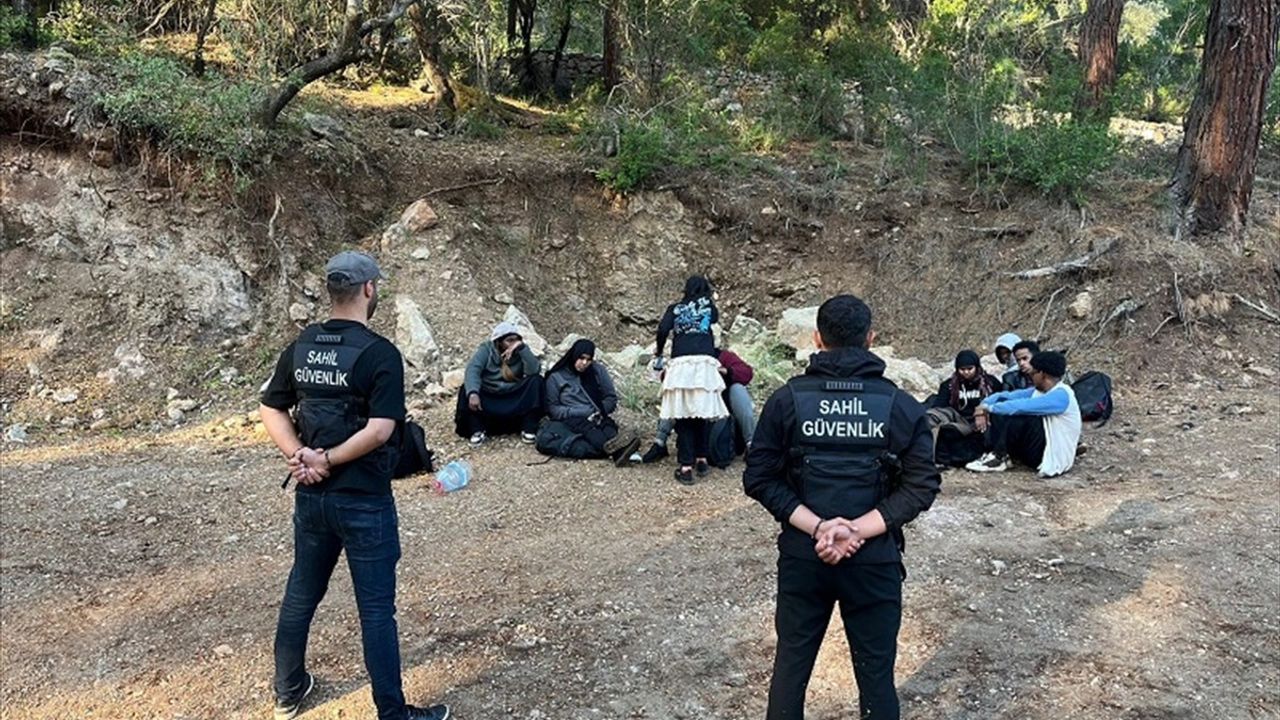 Fethiye'de Düzensiz Göçmen Operasyonu: 10 Kişi Yakalandı