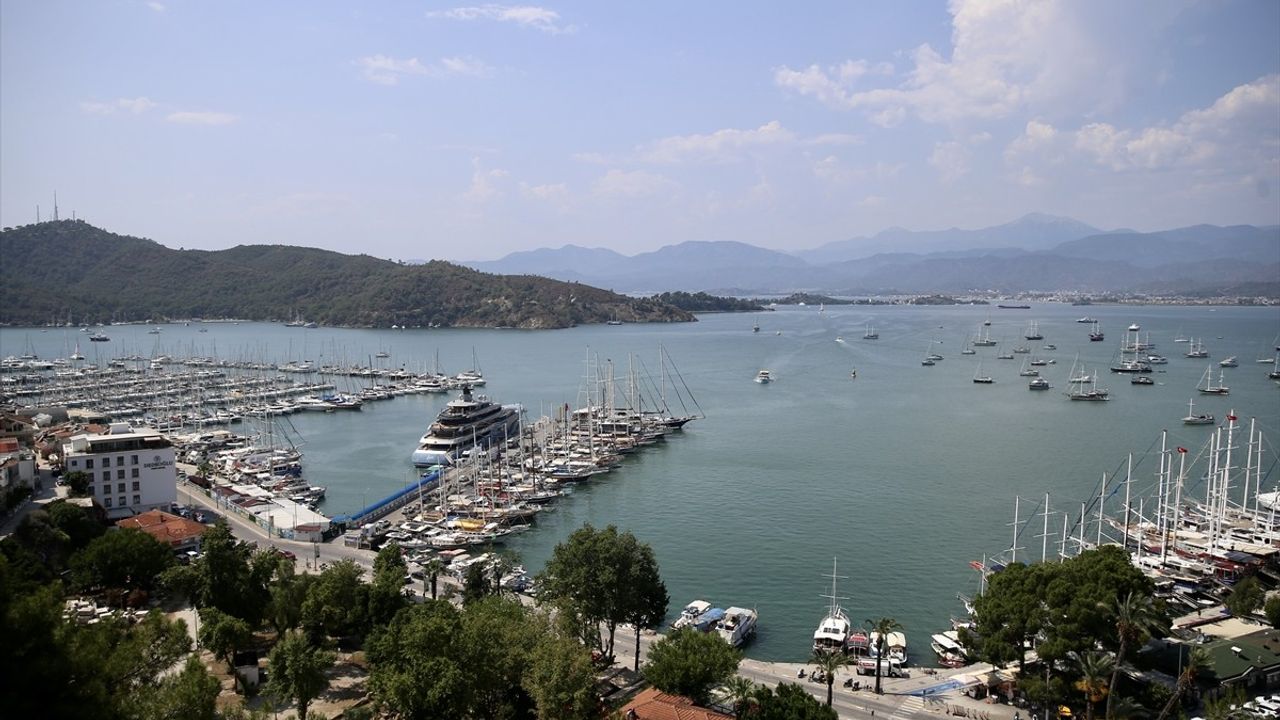 Fethiye Limanı'na Gelen Lüks Mega Yat "Aviva"