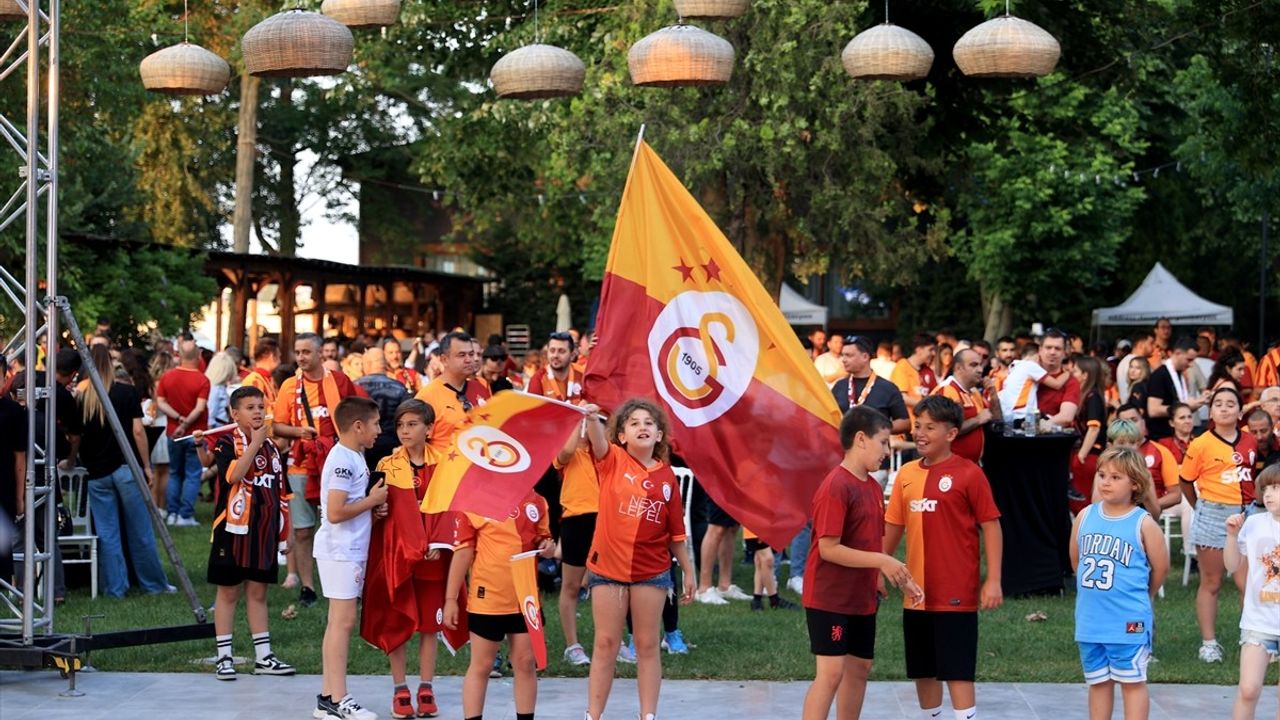 Galatasaray Şampiyonluğu Meriç Nehri'nde Kutladı