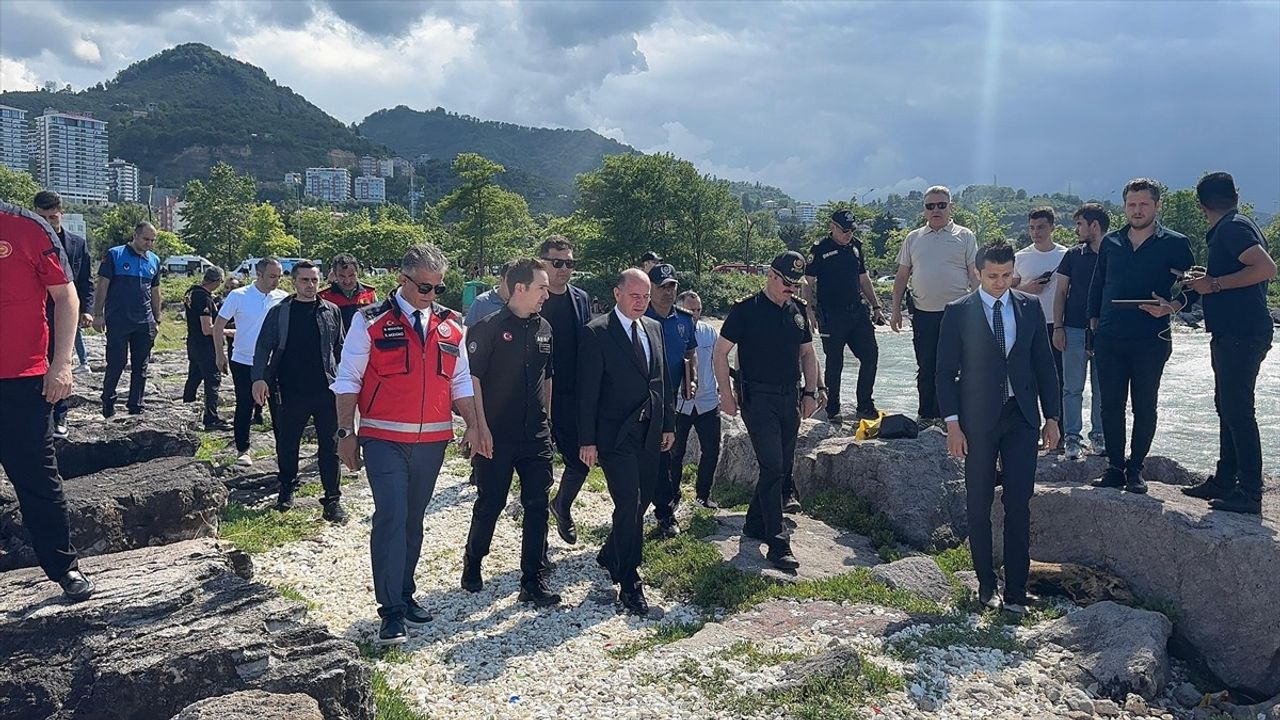 Giresun'da Kayıp Çocuğun Arama Çalışmaları Devam Ediyor