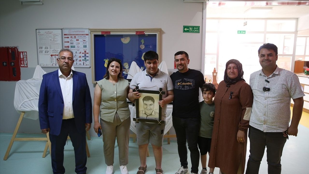 Gönüllü Ressamlar Adıyaman'daki Özel Çocuklara Umut Oluyor