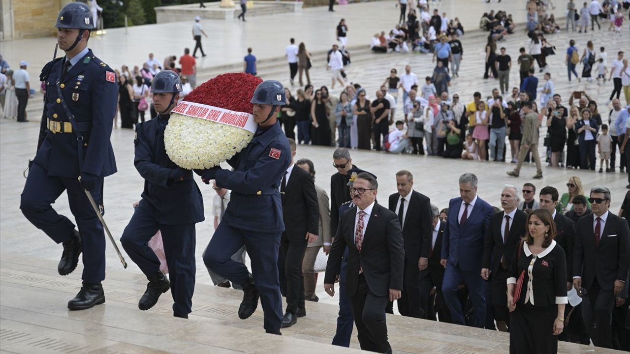 Güzel Sanatlar Genel Müdürlüğü Anıtkabir'i Ziyaret Etti