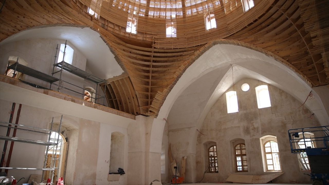 Habib-i Neccar Camisi'nin Restorasyon Çalışmaları Devam Ediyor