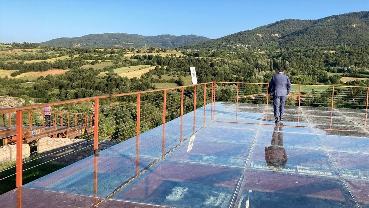 Hadrianopolis Antik Kenti Bayramda Yüzlerce Ziyaretçi Ağırladı