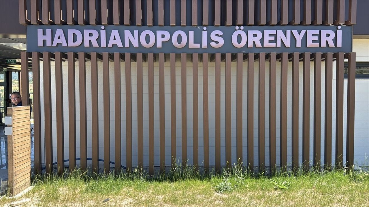 Hadrianopolis Antik Kenti QR Kodu ile Gezi Deneyimi Sunuyor