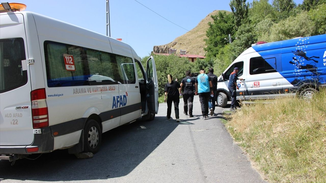 Hakkari'de Kayıp Kadın İçin Arama Çalışmaları Yeniden Başlatıldı