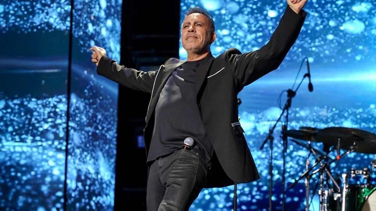 Haluk Levent 30. Sanat Yılını Kutladı