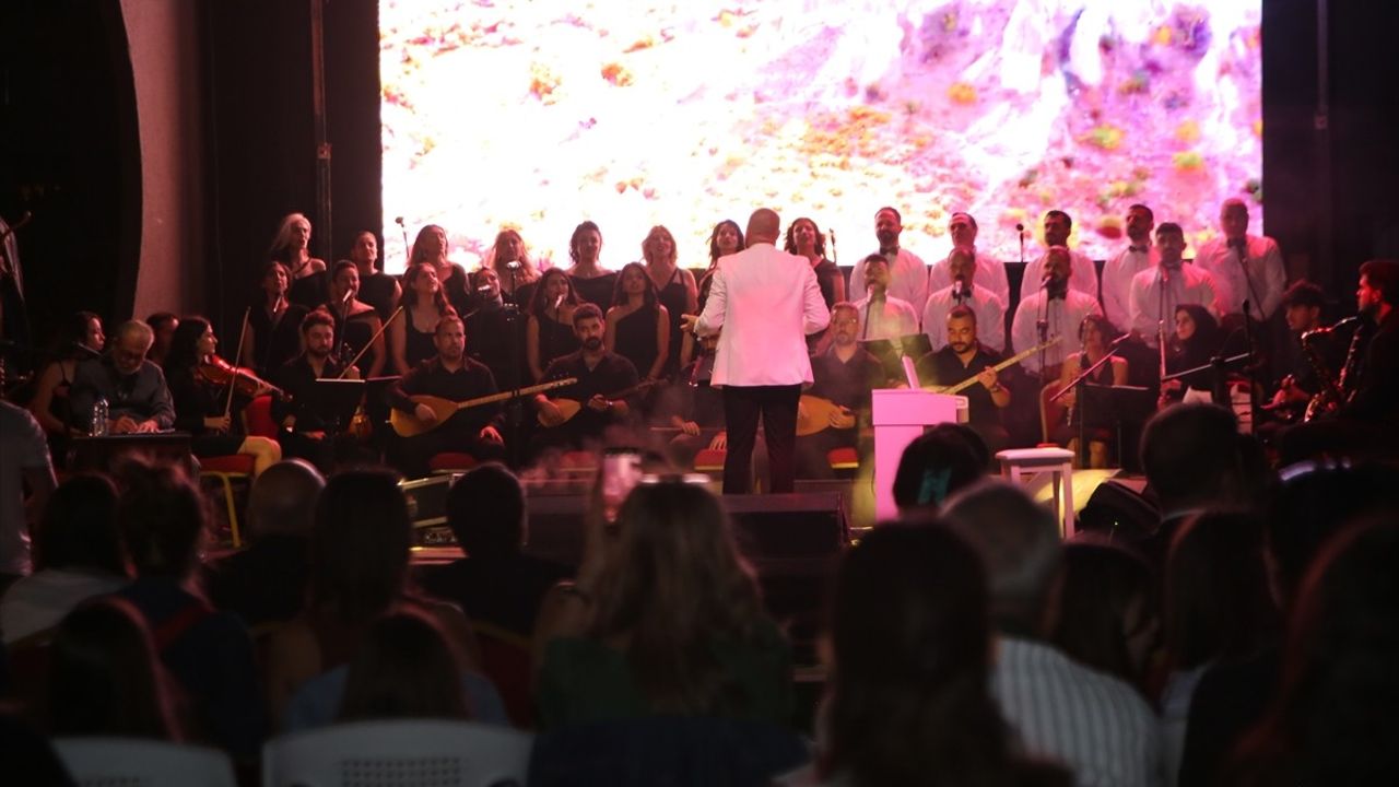 Hatay'da 'Tahta Bavul' Müzikali Görücüye Çıktı