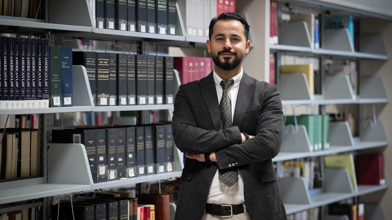 Hızlı Mesajlaşma Uygulamalarında Telif Hakkı İhlalleri ve Reklam Gelirleri