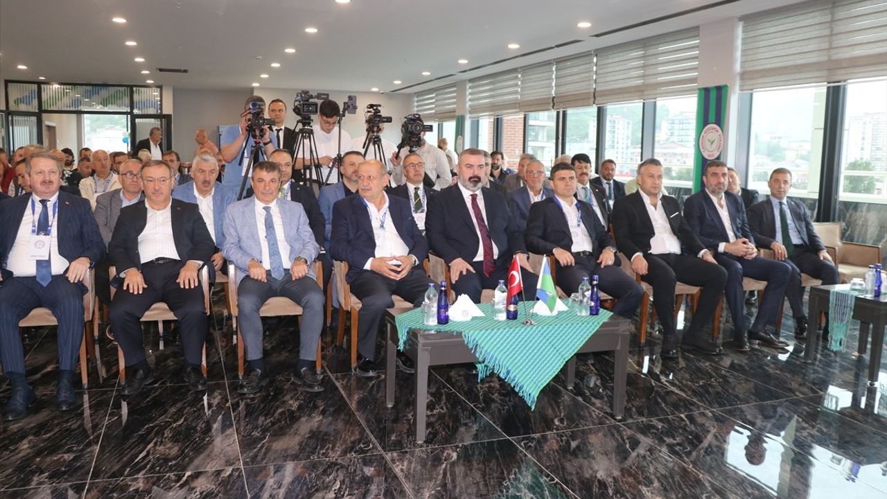 İbrahim Turgut Çaykur Rizespor'un Başkanı Olmaya Devam Ediyor