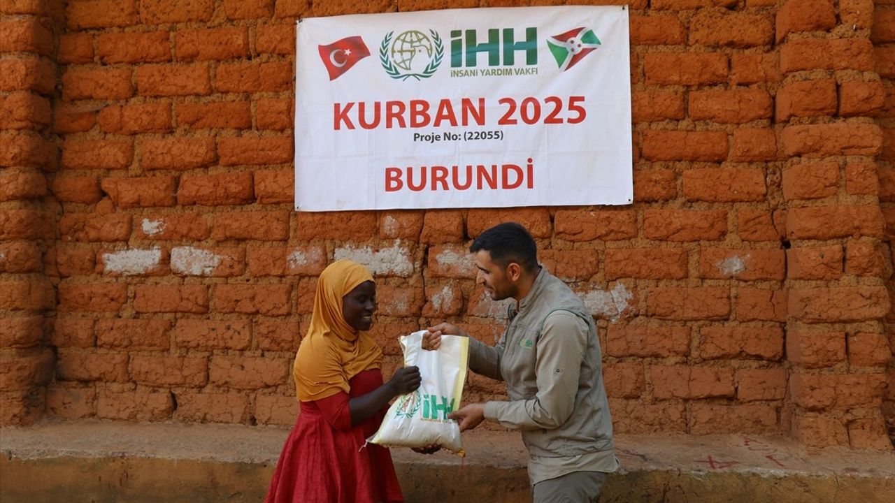 İHH, Burundi'de 200 Büyükbaş Kurban Keserek İhtiyaç Sahiplerine Yardımda Bulundu