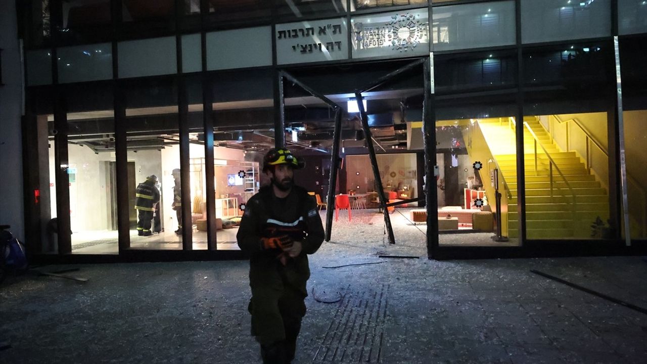 İsrail Savunma Bakanlığı Yakınında İran Füze Saldırısı