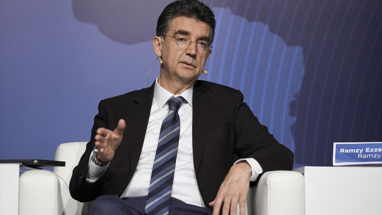 İstanbul'da Büyük Güç Rekabeti ve Orta Doğu Forumu Gerçekleşti