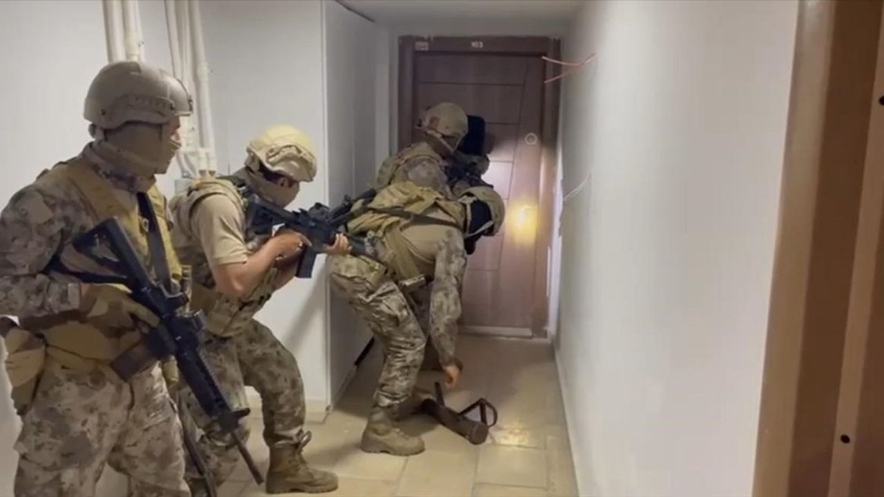 İstanbul'da Dolandırıcılık Operasyonu: 3 Tutuklama