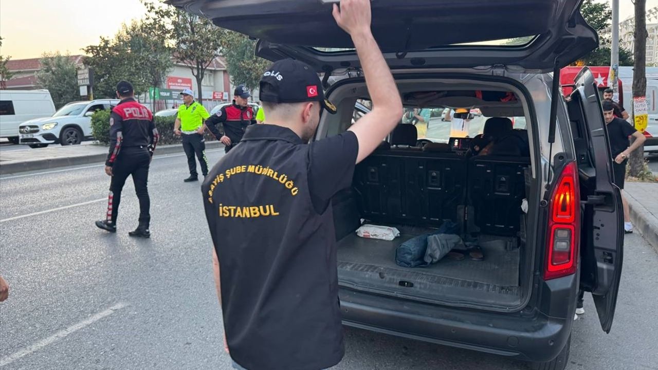 İstanbul Emniyet Müdürü Yıldız Esenyurt'taki Uygulamayı Denetledi