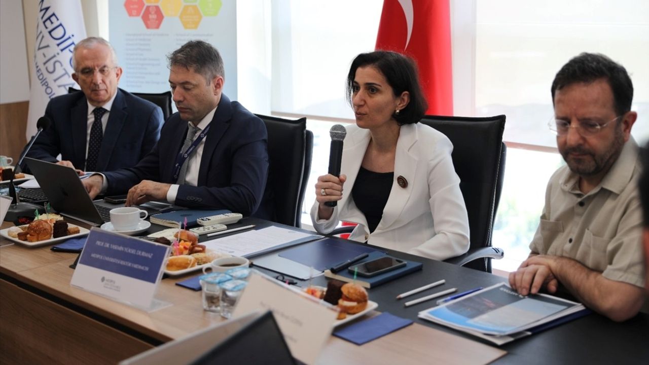 İstanbul Medipol Üniversitesi'nde Uluslararası Öğrenci Forumunda Sorunlar Masaya Yatırıldı