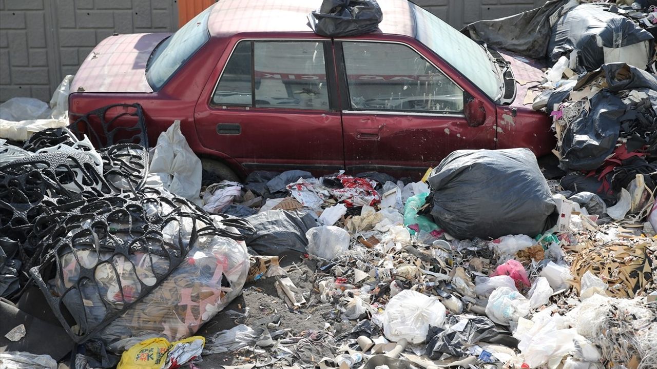 İzmir Bornova'da Sanayi Atıkları Sorunu